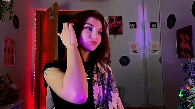 Snapshot of Bunny_ShyGirl chatting on 12-23-24, 06:33 Bunny ShyGirl online show from 12-23-24, 06:33