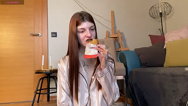 Snapshot of Bunny_ShyGirl chatting on 10-09-25, 06:44 Bunny ShyGirl online show from 10-09-25, 06:44