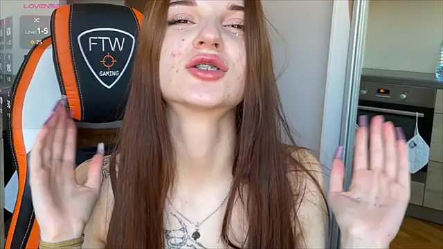 Snapshot of Bunny_ShyGirl chatting on 10-17-25, 08:39 Bunny ShyGirl online show from 10-17-25, 08:39