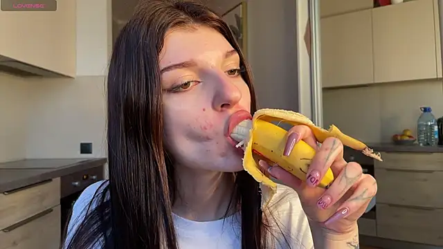 Snapshot of Bunny_ShyGirl chatting on 10-25-25, 06:54 Bunny ShyGirl online show from 10-25-25, 06:54