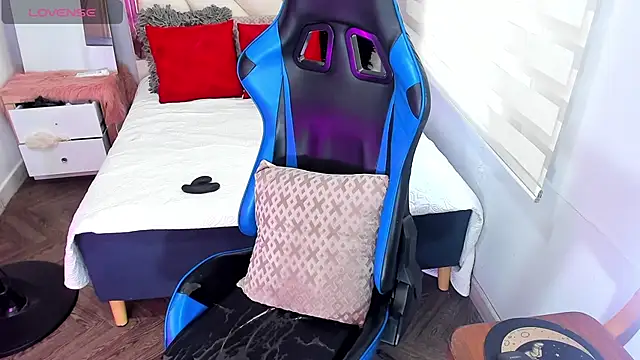 Snapshot of Backsex_boy chatting on 10-11-25, 03:21 Backsex boy online show from 10-11-25, 03:21