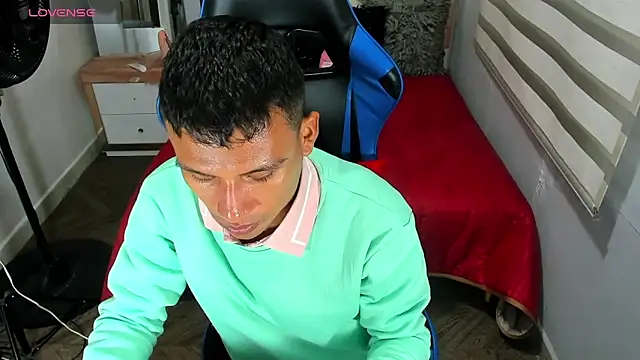 Snapshot of Backsex_boy chatting on 10-30-25, 09:55 Backsex boy online show from 10-30-25, 09:55