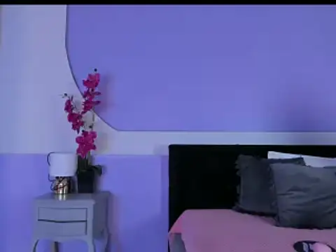 Julieta Cortes   online show from 12-04-25, 12:25