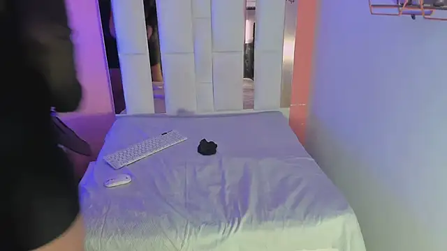 Alanna hot3 online show from 12-19-25, 07:43