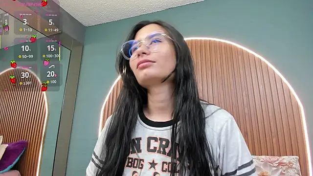 NayeCloud online show from 10-19-25, 03:40