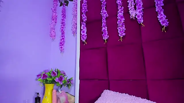 Sasha Petitte online show from 03-21-25, 05:43