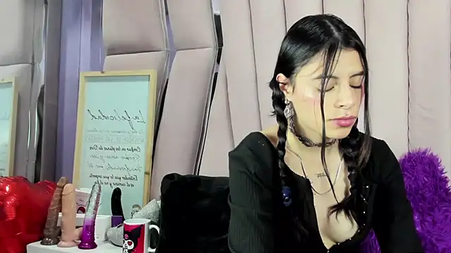 Sasha Petitte online show from 09-20-25, 04:46