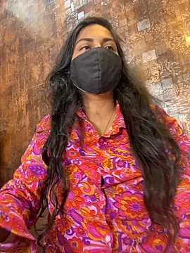 HaaniKaur online show from 10-31-25, 07:53