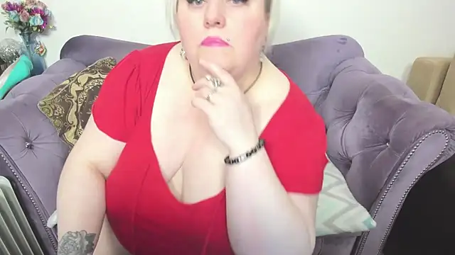 fashiona online show from 11-18-25, 09:58