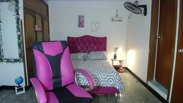 danielle rose 1 online show from 12-14-24, 11:34