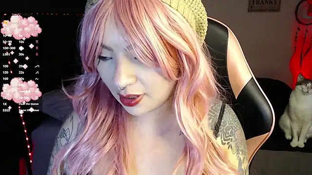 Snapshot of Theprojectsaraa chatting on 11-06-25, 12:33 Theprojectsaraa online show from 11-06-25, 12:33