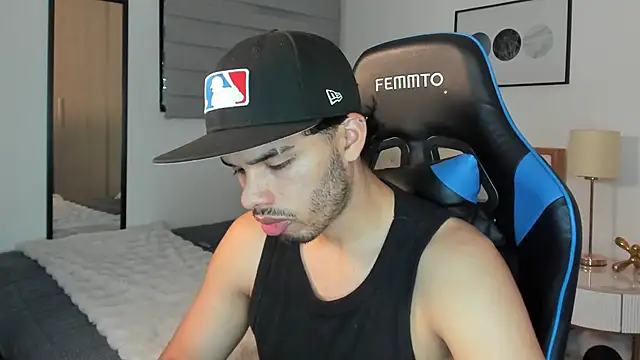 Snapshot of mateoleonee chatting on 12-11-24, 09:01 mateoleonee online show from 12-11-24, 09:01