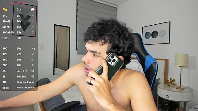 Snapshot of mateoleonee chatting on 12-15-24, 12:29 mateoleonee online show from 12-15-24, 12:29