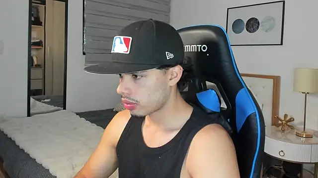 Snapshot of mateoleonee chatting on 12-16-24, 09:20 mateoleonee online show from 12-16-24, 09:20