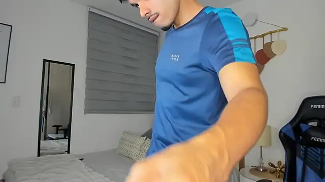 Snapshot of mateoleonee chatting on 01-11-25, 03:55 mateoleonee online show from 01-11-25, 03:55