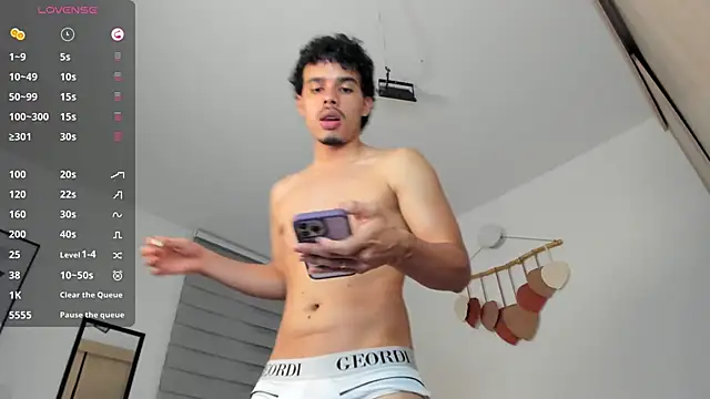 Snapshot of mateoleonee chatting on 01-11-25, 06:56 mateoleonee online show from 01-11-25, 06:56