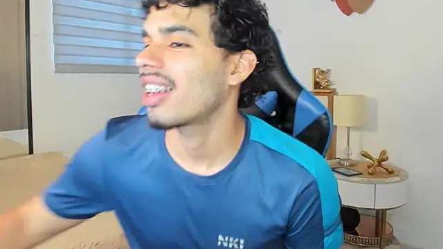 Snapshot of mateoleonee chatting on 01-14-25, 08:15 mateoleonee online show from 01-14-25, 08:15