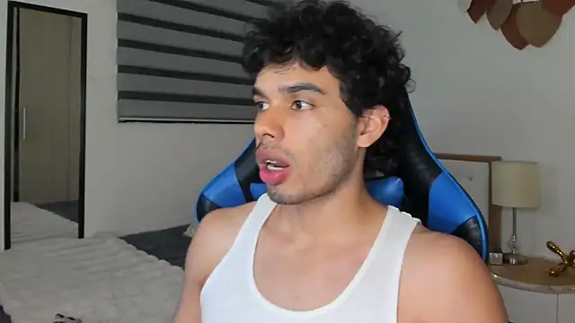 Snapshot of mateoleonee chatting on 02-02-25, 11:53 mateoleonee online show from 02-02-25, 11:53