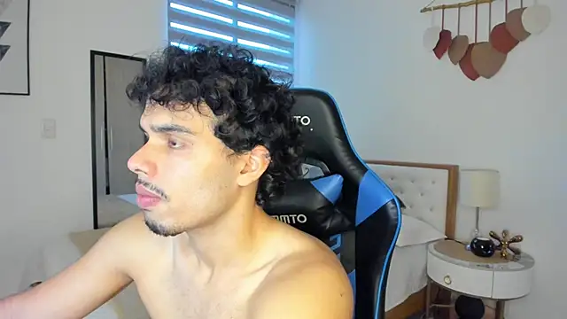 Snapshot of mateoleonee chatting on 02-17-25, 08:26 mateoleonee online show from 02-17-25, 08:26