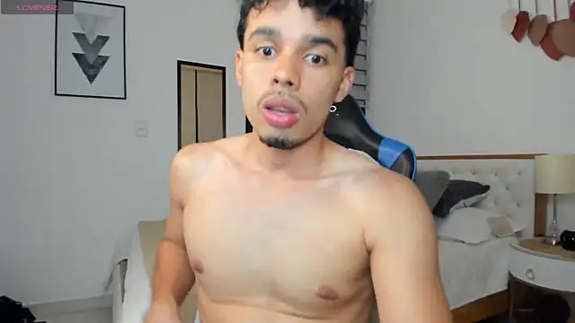 Snapshot of mateoleonee chatting on 02-21-25, 01:55 mateoleonee online show from 02-21-25, 01:55