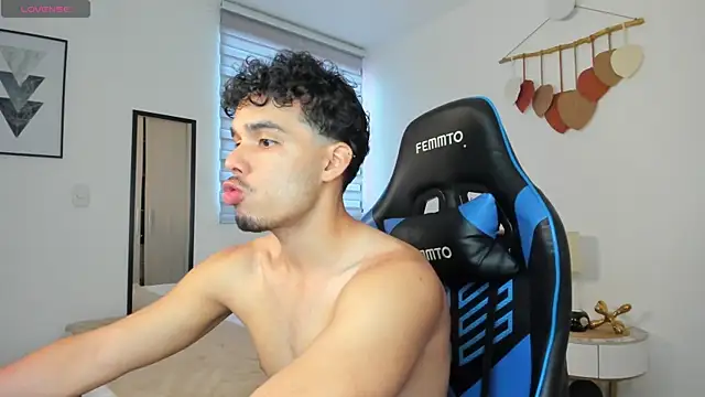 Snapshot of mateoleonee chatting on 02-22-25, 04:51 mateoleonee online show from 02-22-25, 04:51