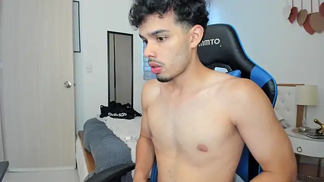 Snapshot of mateoleonee chatting on 03-04-25, 09:11 mateoleonee online show from 03-04-25, 09:11