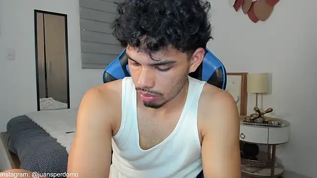 Snapshot of mateoleonee chatting on 03-11-25, 03:37 mateoleonee online show from 03-11-25, 03:37