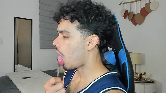 Snapshot of mateoleonee chatting on 03-13-25, 11:59 mateoleonee online show from 03-13-25, 11:59