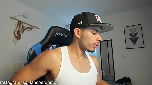 Snapshot of mateoleonee chatting on 09-08-25, 07:24 mateoleonee online show from 09-08-25, 07:24