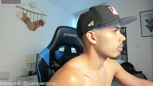 Snapshot of mateoleonee chatting on 09-12-25, 07:47 mateoleonee online show from 09-12-25, 07:47