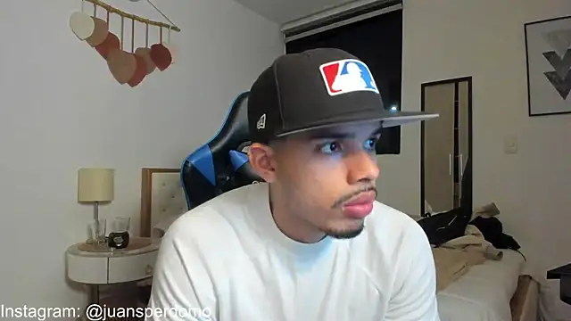 Snapshot of mateoleonee chatting on 09-21-25, 11:28 mateoleonee online show from 09-21-25, 11:28