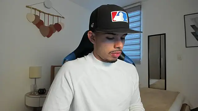 Snapshot of mateoleonee chatting on 09-22-25, 06:43 mateoleonee online show from 09-22-25, 06:43