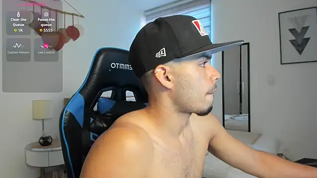 Snapshot of mateoleonee chatting on 10-02-25, 03:41 mateoleonee online show from 10-02-25, 03:41