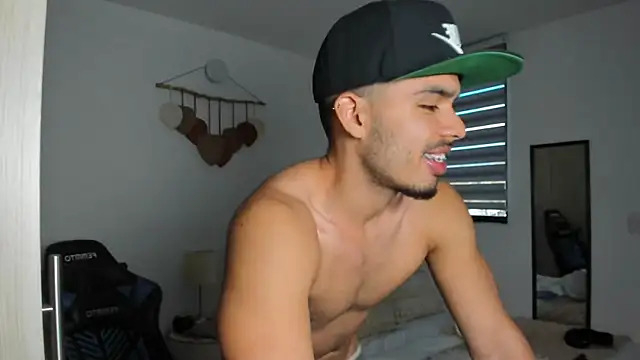 Snapshot of mateoleonee chatting on 10-14-25, 09:15 mateoleonee online show from 10-14-25, 09:15