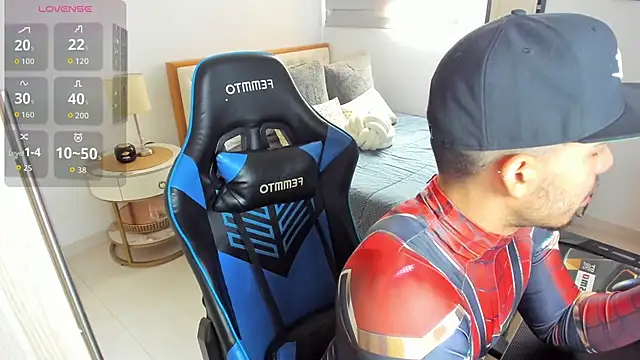 Snapshot of mateoleonee chatting on 10-16-25, 01:56 mateoleonee online show from 10-16-25, 01:56