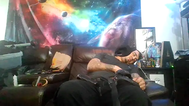 Snapshot of Antoniothedon chatting on 01-18-26, 01:37 Antoniothedon online show from 01-18-26, 01:37