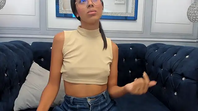 Isa little4u online show from 12-26-24, 03:42