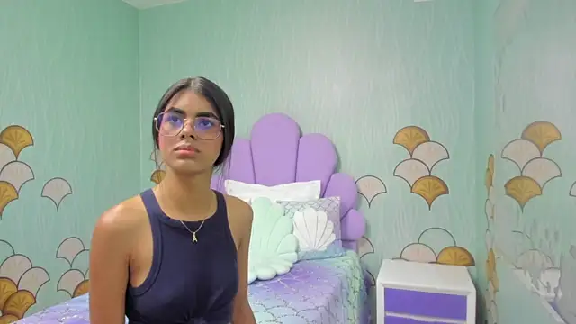 Isa little4u online show from 01-03-25, 06:57