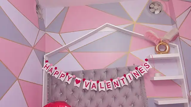 Isa little4u online show from 02-15-25, 02:26