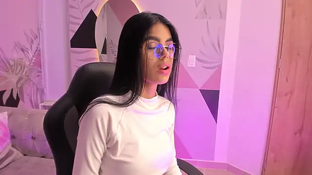 Isa little4u online show from 03-07-25, 10:45