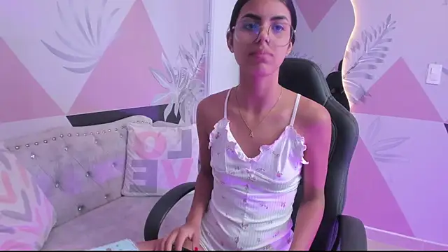 Isa little4u online show from 03-18-25, 04:59