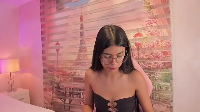 Isa little4u online show from 10-08-25, 10:24