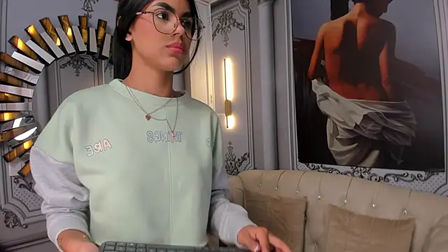 Isa little4u online show from 10-22-25, 04:24