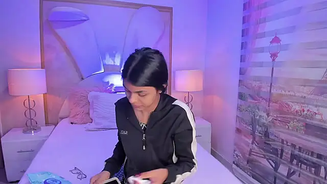 Isa little4u online show from 10-30-25, 07:54