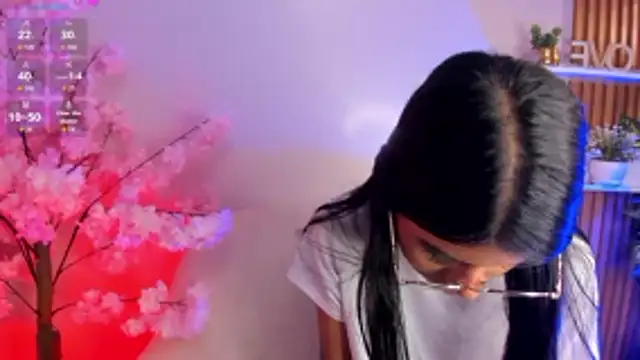 Isa little4u online show from 11-20-25, 03:39