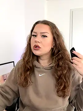 Snapshot of Fancy-Francy chatting on 10-20-25, 01:44 Fancy-Francy online show from 10-20-25, 01:44