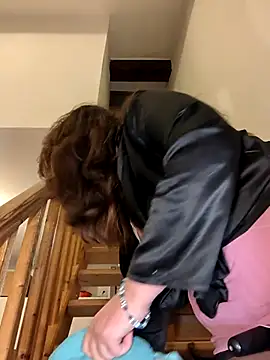 Snapshot of Candy-Desire chatting on 02-14-25, 07:54 Candy-Desire online show from 02-14-25, 07:54