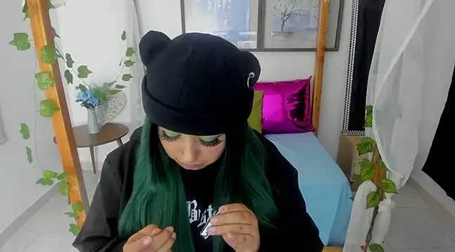 lussyevans24 online show from 02-01-25, 04:14