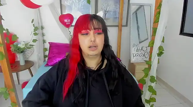 lussyevans24 online show from 02-17-25, 10:40