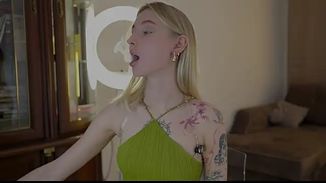 blondy room online show from 01-16-26, 04:11